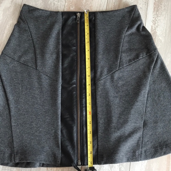 Barney’s New York mini skirt - Picture 4 of 5